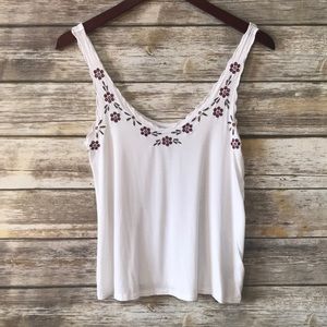 AEO • EMBROIDERED CUTOUT TANK